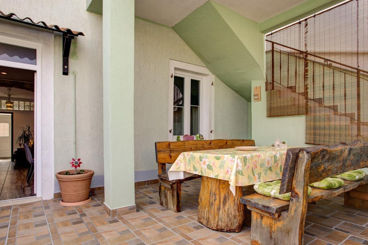 Apartment Laura With Terrace Vodnjan Exterior foto